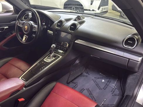 Used 2018 Porsche 718 Cayman image 17
