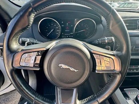 Used 2018 Jaguar F-PACE Prestige image 14