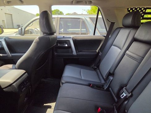 Used 2022 Toyota 4Runner SR5 Premium w/ Moonroof Package RWD image 6