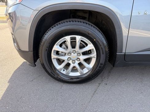 Used 2020 Chevrolet Traverse LS image 9