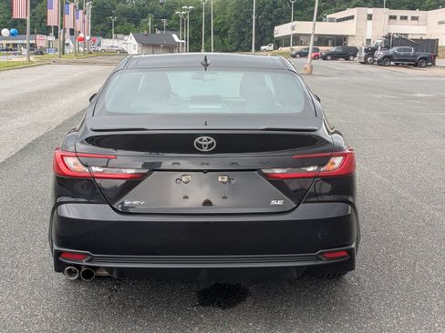 Used 2025 Toyota Camry SE FWD image 7