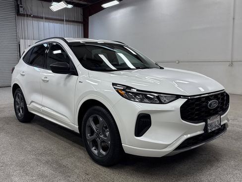 Used 2024 Ford Escape ST-Line w/ Equipment Group 301A image 24