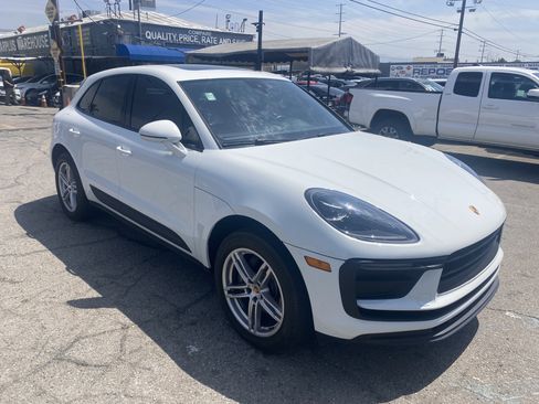 Used 2022 Porsche Macan image 4
