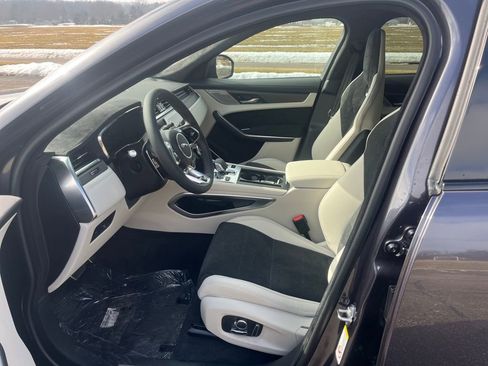 New 2026 Jaguar F-PACE SVR image 9