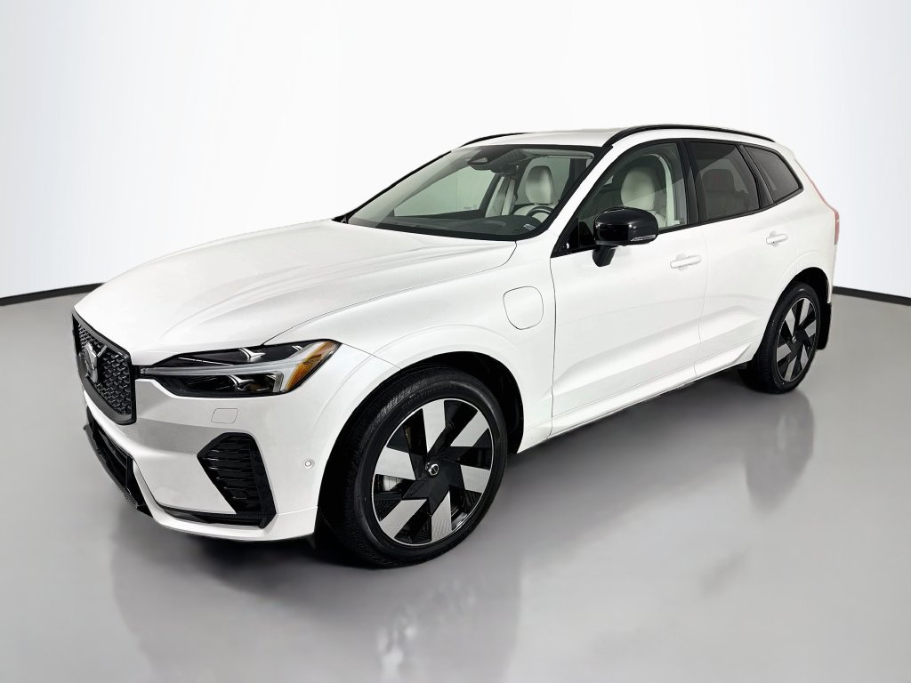 Used 2024 Volvo XC60 T8 Plus w/ Climate Package AWD/4WD image 1