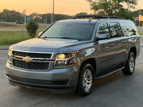 Used 2020 Chevrolet Suburban LT AWD/4WD image 4