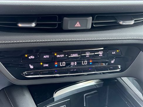 Used 2023 Buick Envision Preferred FWD image 26