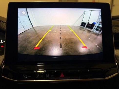 Used 2024 Jeep Compass Latitude image 21