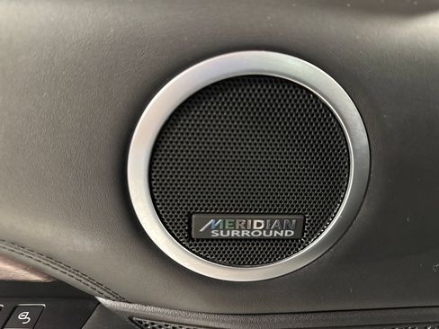 Used 2019 Land Rover Discovery HSE Luxury AWD/4WD image 17