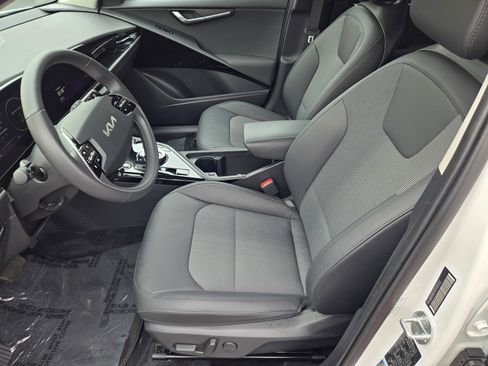 Certified 2023 Kia Niro Wind FWD image 14