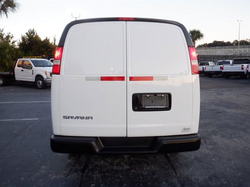 Used 2023 GMC Savana 2500 w/ Driver Convenience Package image 4