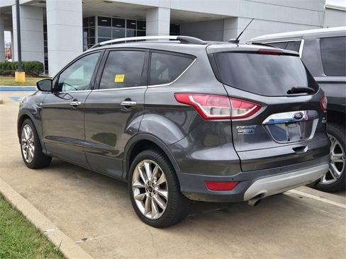 Used 2015 Ford Escape SE w/ SE Chrome Package image 3
