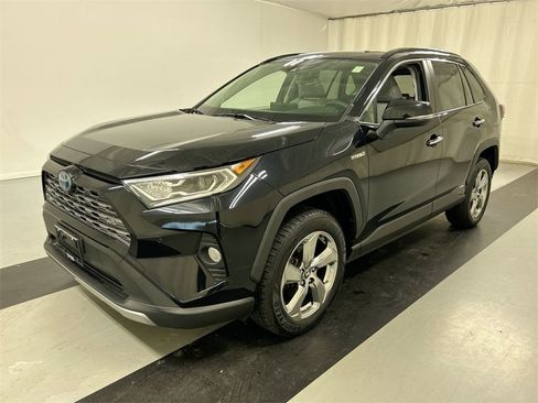 Used 2019 Toyota RAV4 Limited image 5