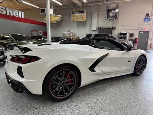 Used 2023 Chevrolet Corvette Stingray Premium Conv w/ Z51 Performance Package RWD image 6