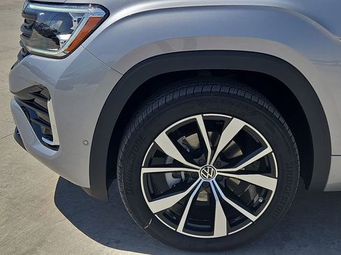 Used 2025 Volkswagen Atlas SEL Premium R-Line image 14