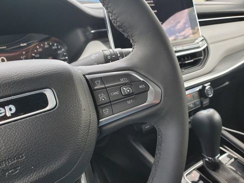 Used 2023 Jeep Compass Limited AWD/4WD image 13