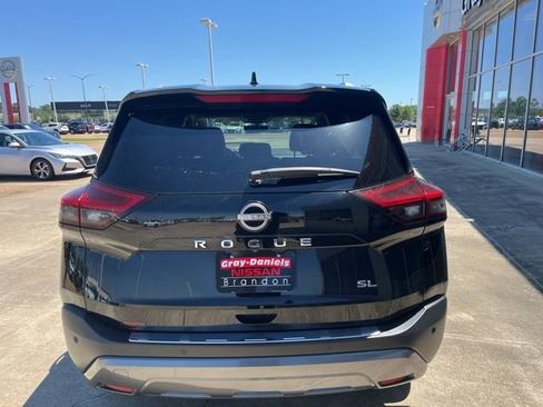 Used 2023 Nissan Rogue SL w/ SL Premium Package FWD image 3