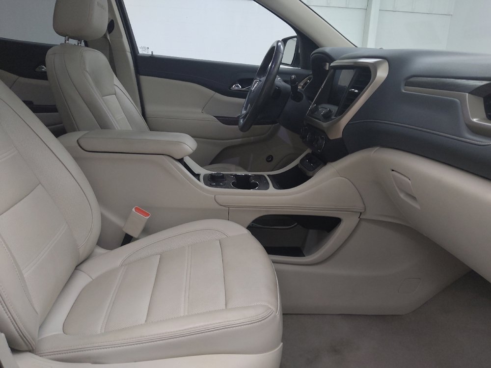 Used 2020 GMC Acadia Denali w/ Technology Package FWD image 21