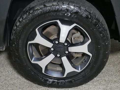 Used 2021 Jeep Renegade Trailhawk w/ Trailer Tow Group image 15