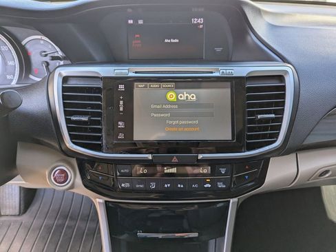 Used 2017 Honda Accord Touring image 18