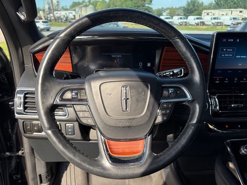 Used 2023 Lincoln Navigator L Reserve AWD/4WD image 14