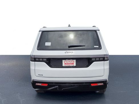New 2026 Jeep Grand Wagoneer Limited AWD/4WD image 10