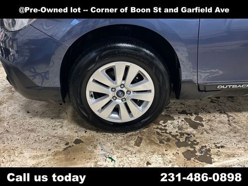 Used 2017 Subaru Outback 2.5i Premium image 4