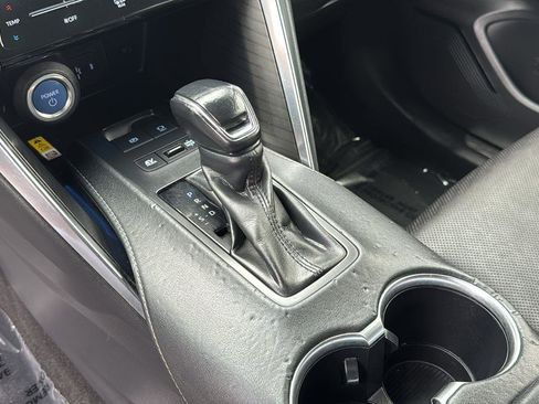 Used 2021 Toyota Venza XLE w/ Softex Package image 21