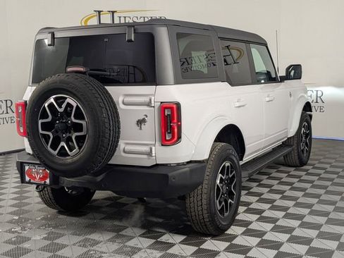 Used 2024 Ford Bronco Outer Banks image 7