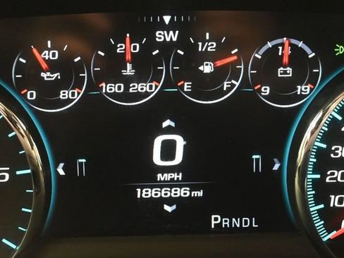 Used 2017 Chevrolet Tahoe Premier AWD/4WD image 31