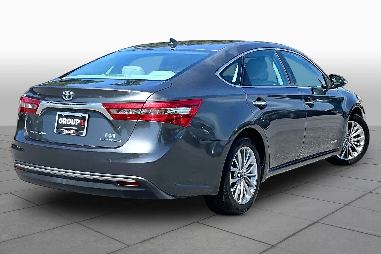 Used 2017 Toyota Avalon Limited FWD image 13