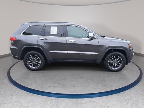 Used 2019 Jeep Grand Cherokee Limited w/ Luxury Group II AWD/4WD image 4