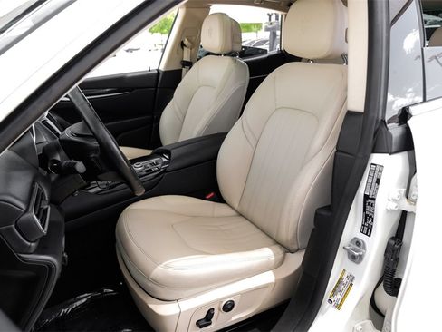 Used 2019 Maserati Levante Base image 4