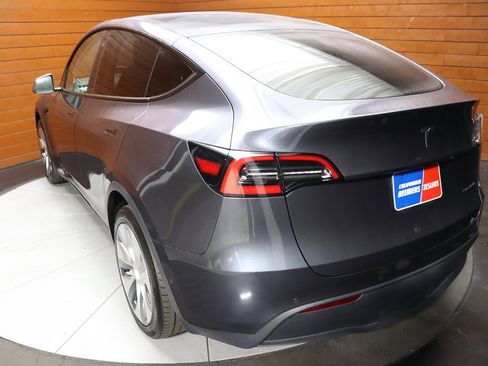 Used 2023 Tesla Model Y Long Range AWD/4WD image 10