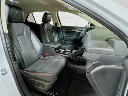 Used 2022 Buick Envision Essence w/ Technology Package I FWD image 27