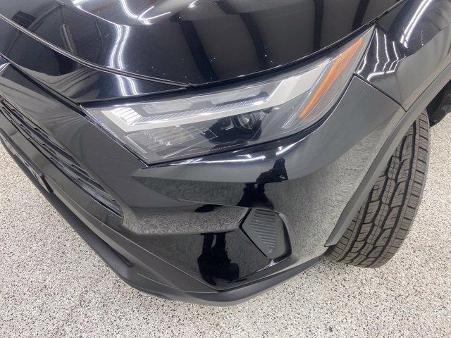 Used 2022 Toyota RAV4 XLE AWD/4WD image 10