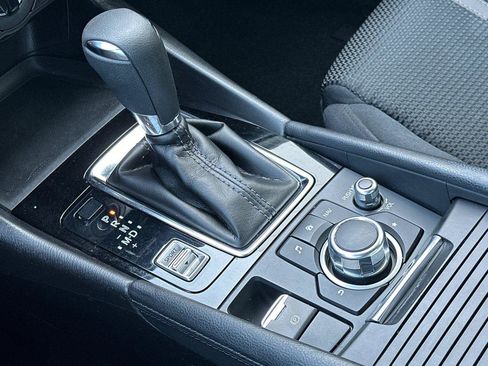 Used 2018 MAZDA MAZDA3 Sport w/ Preferred Equipment Package image 20