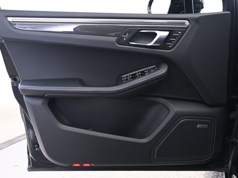 Used 2023 Porsche Macan GTS image 26