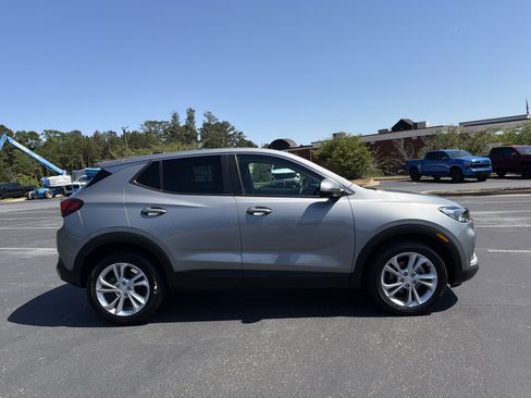 Used 2023 Buick Encore GX Preferred FWD image 4