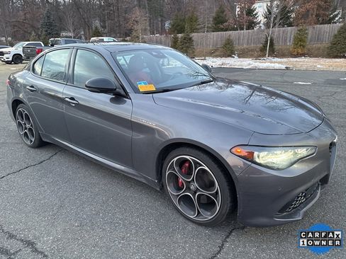 Used 2024 Alfa Romeo Giulia Veloce image 7
