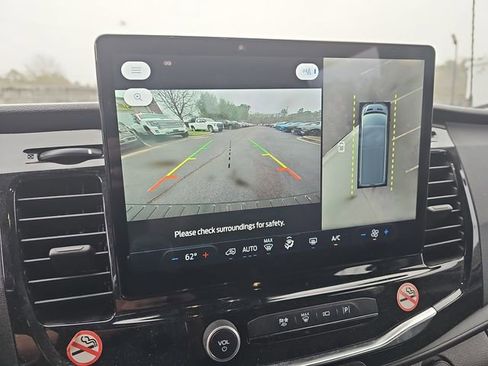 Used 2023 Ford Transit 350 XLT image 21