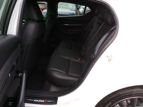 Used 2023 MAZDA MAZDA3 s FWD image 32