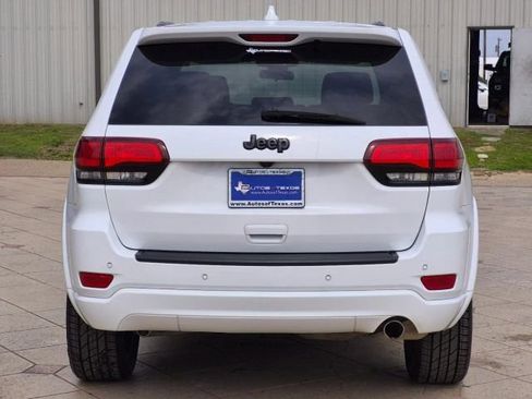Used 2021 Jeep Grand Cherokee Laredo X AWD/4WD image 5