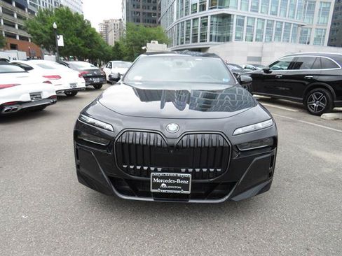 Used 2024 BMW 760i xDrive w/ Executive Package AWD/4WD image 6