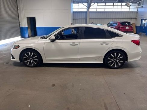 Used 2022 Honda Civic EX image 4