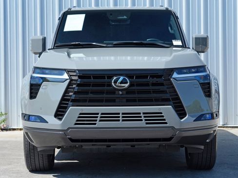 Used 2024 Lexus GX 550 w/ Cold Area Package image 7