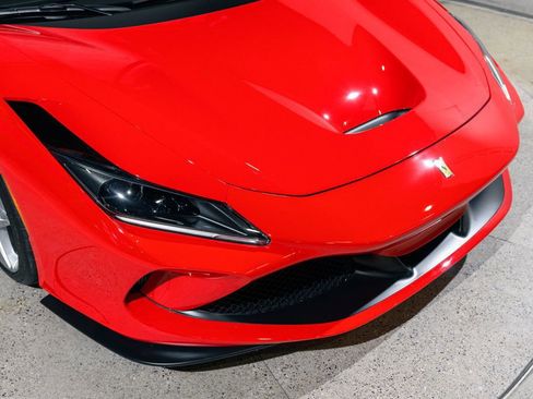 Used 2023 Ferrari F8 Tributo RWD image 31