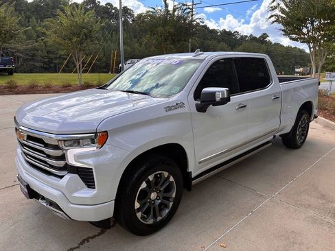 Used 2023 Chevrolet Silverado 1500 High Country w/ Technology Package image 13