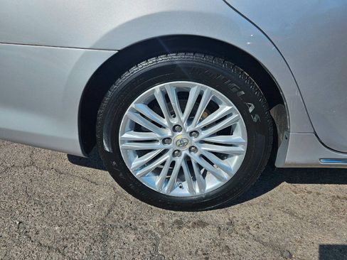 Used 2012 Toyota Camry LE FWD image 3