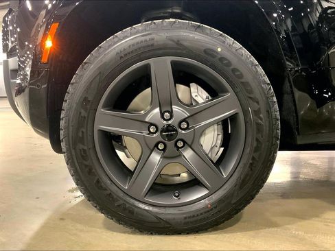 New 2026 Land Rover Defender 110 X-Dynamic SE image 11